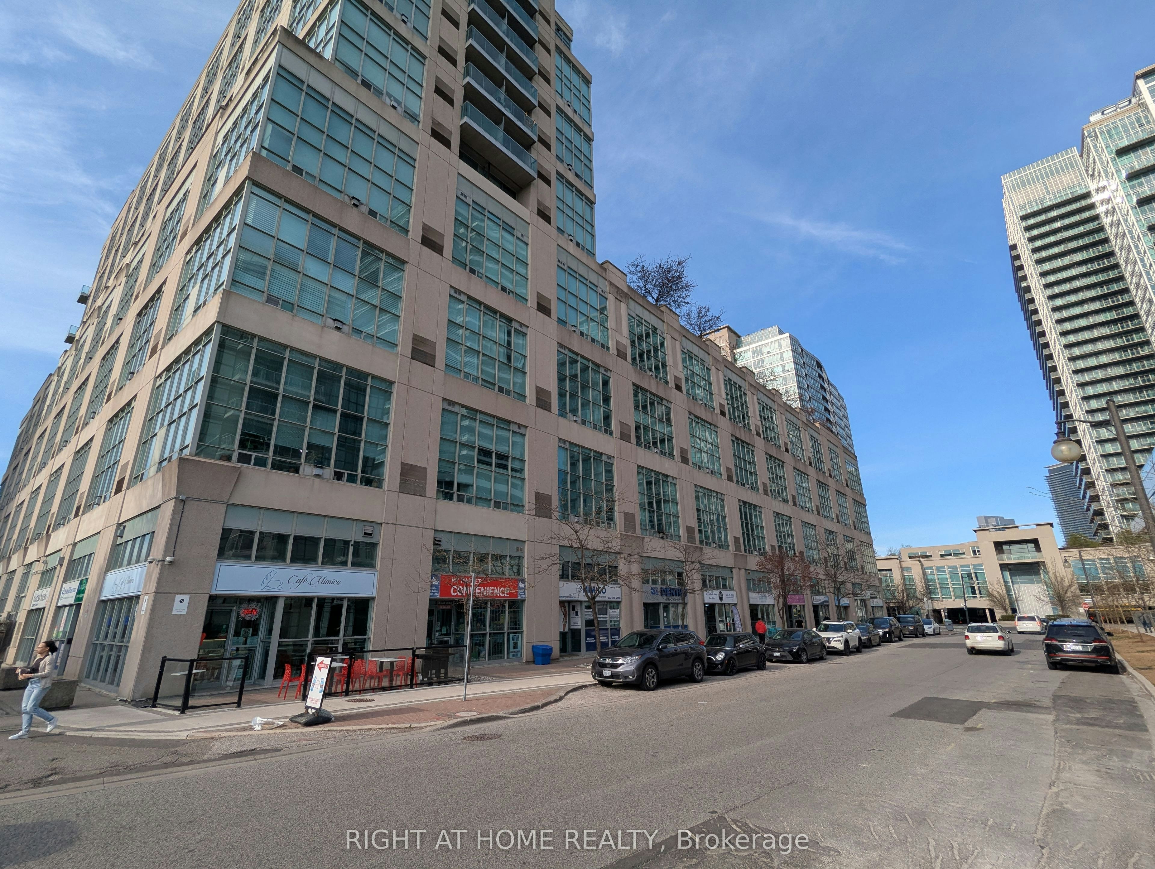 215-300 Manitoba Street, Toronto, ON, M8Y 4G6 - 5