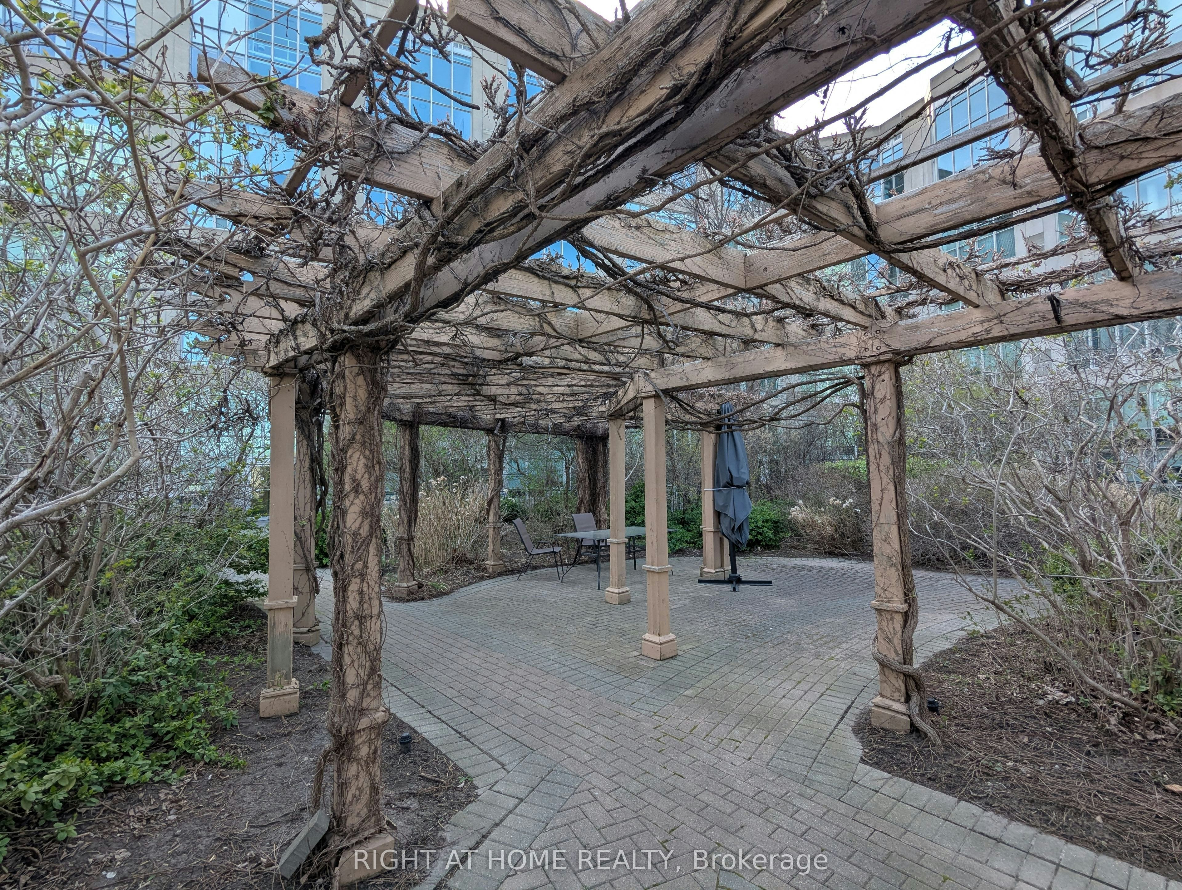 215-300 Manitoba Street, Toronto, ON, M8Y 4G6 - 39