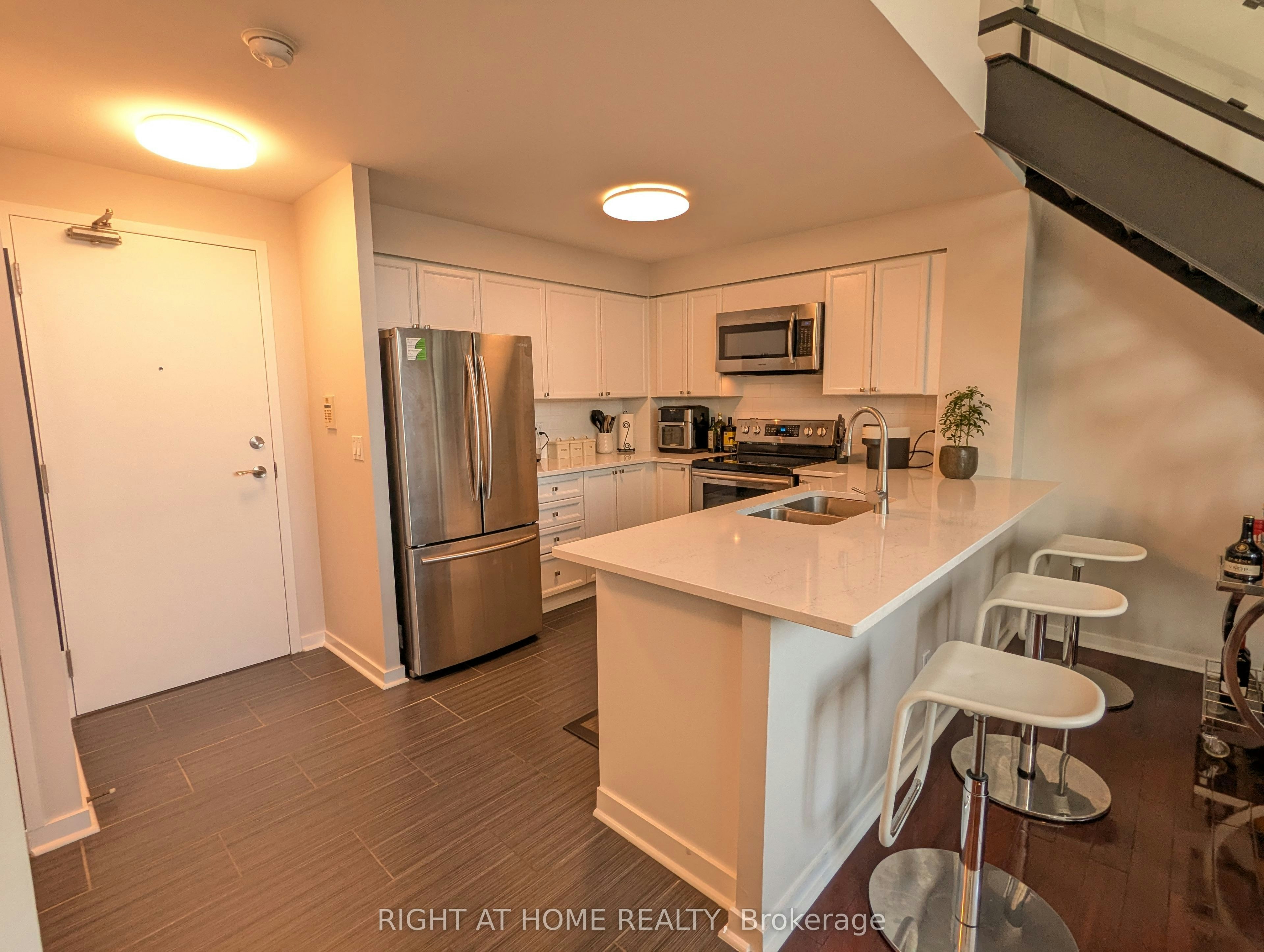 215-300 Manitoba Street, Toronto, ON, M8Y 4G6 - 22