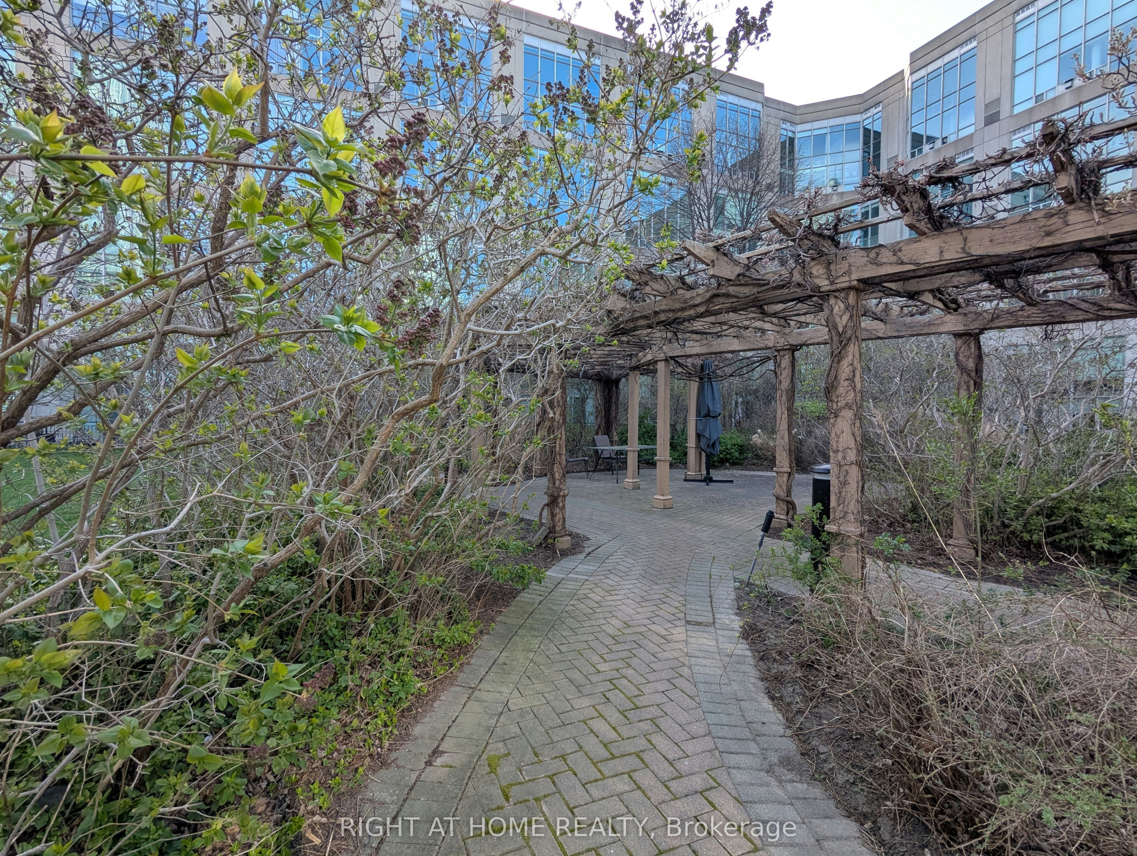 215-300 Manitoba Street, Toronto, ON, M8Y 4G6 - 40