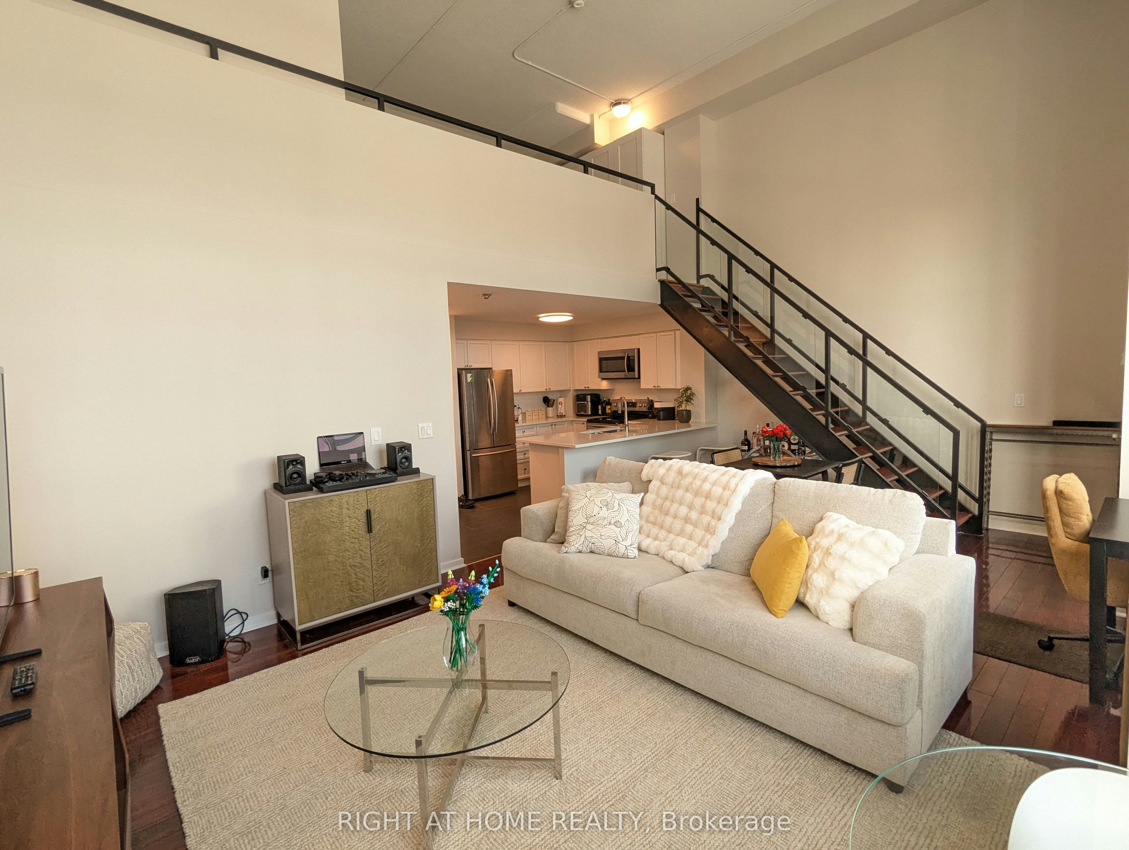 215-300 Manitoba Street, Toronto, ON, M8Y 4G6 - 13