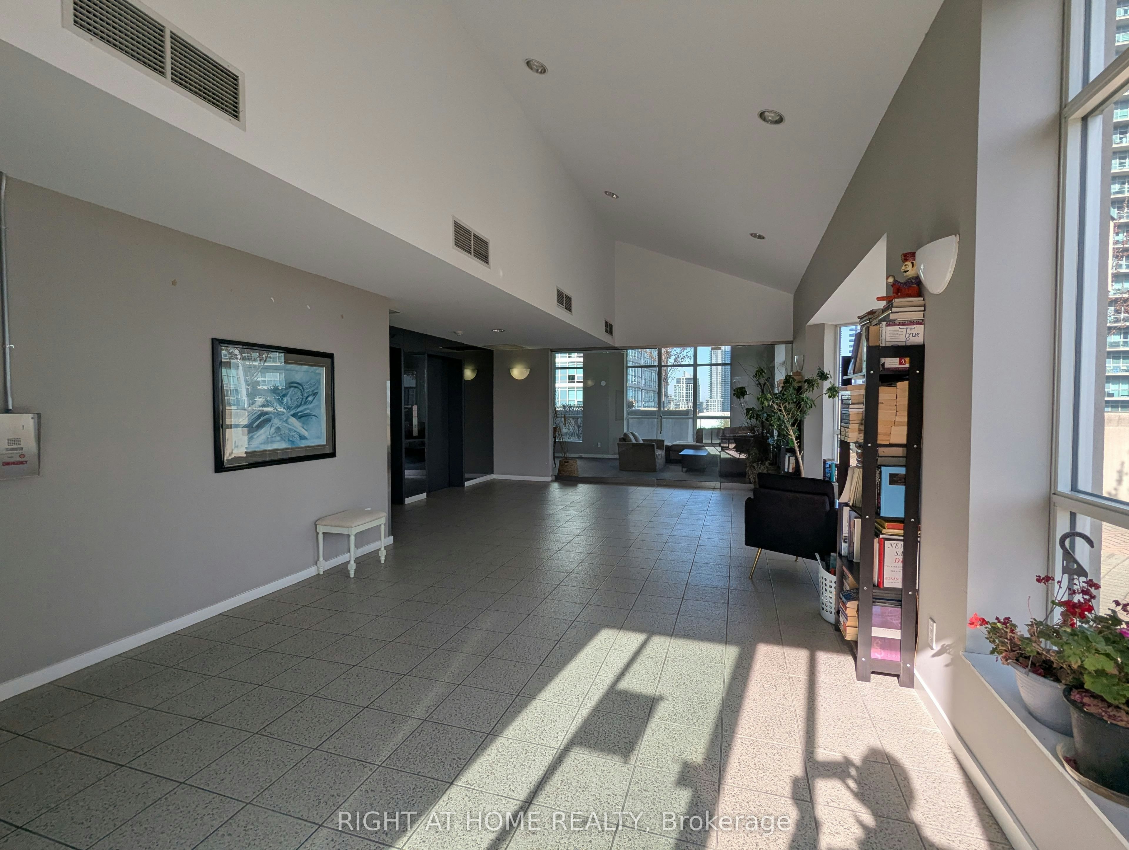 215-300 Manitoba Street, Toronto, ON, M8Y 4G6 - 31