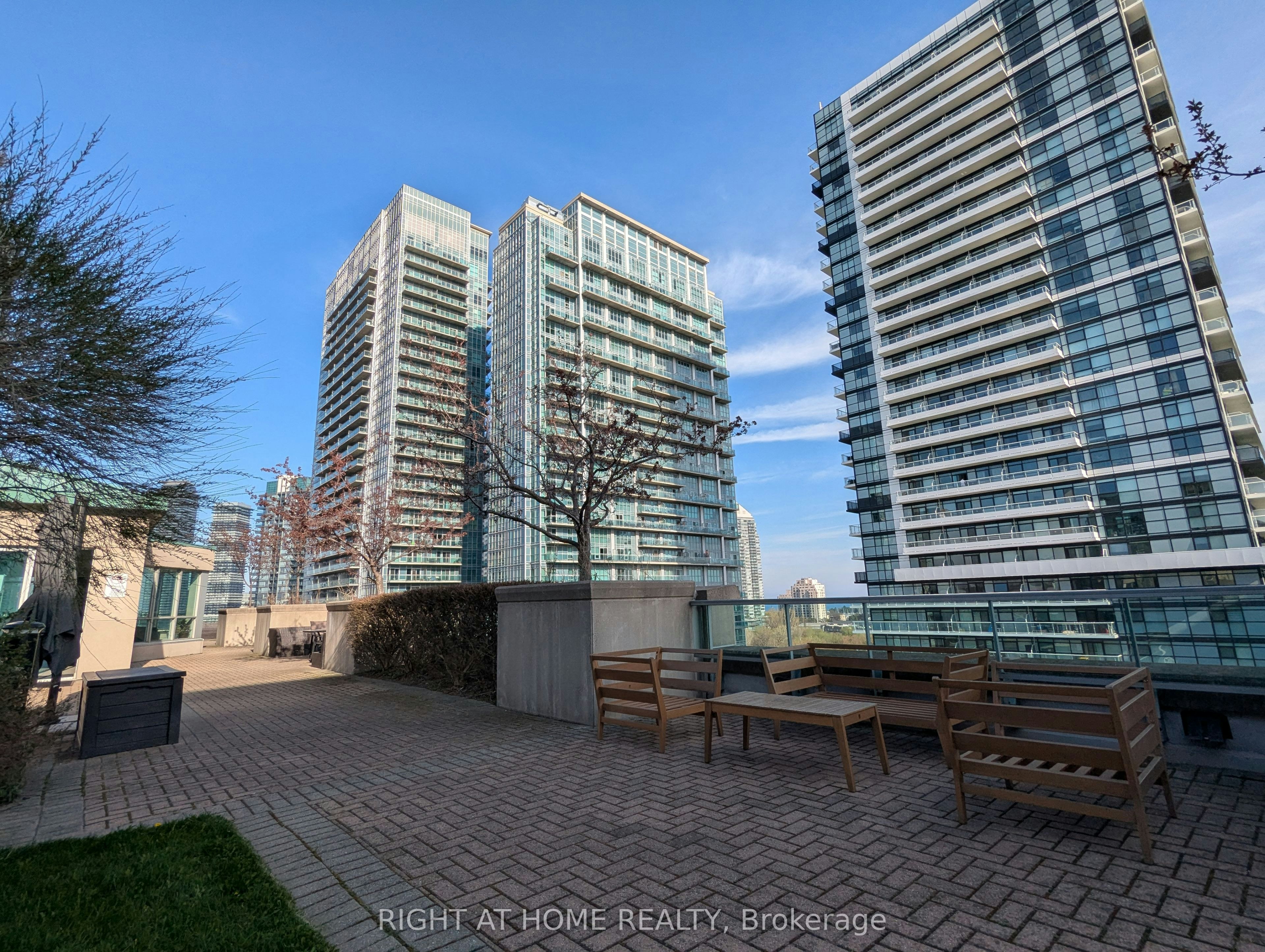 215-300 Manitoba Street, Toronto, ON, M8Y 4G6 - 32