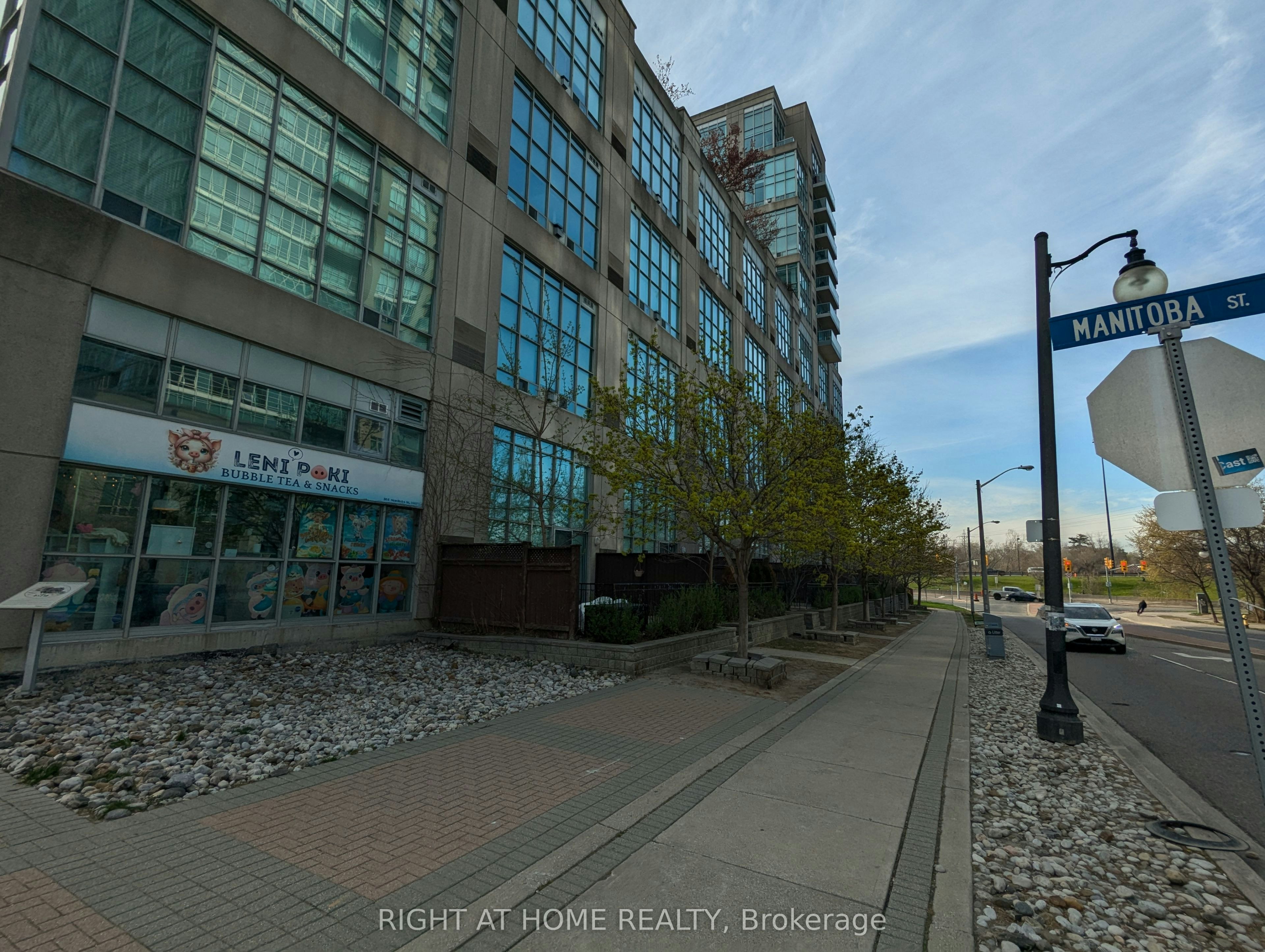 215-300 Manitoba Street, Toronto, ON, M8Y 4G6 - 43