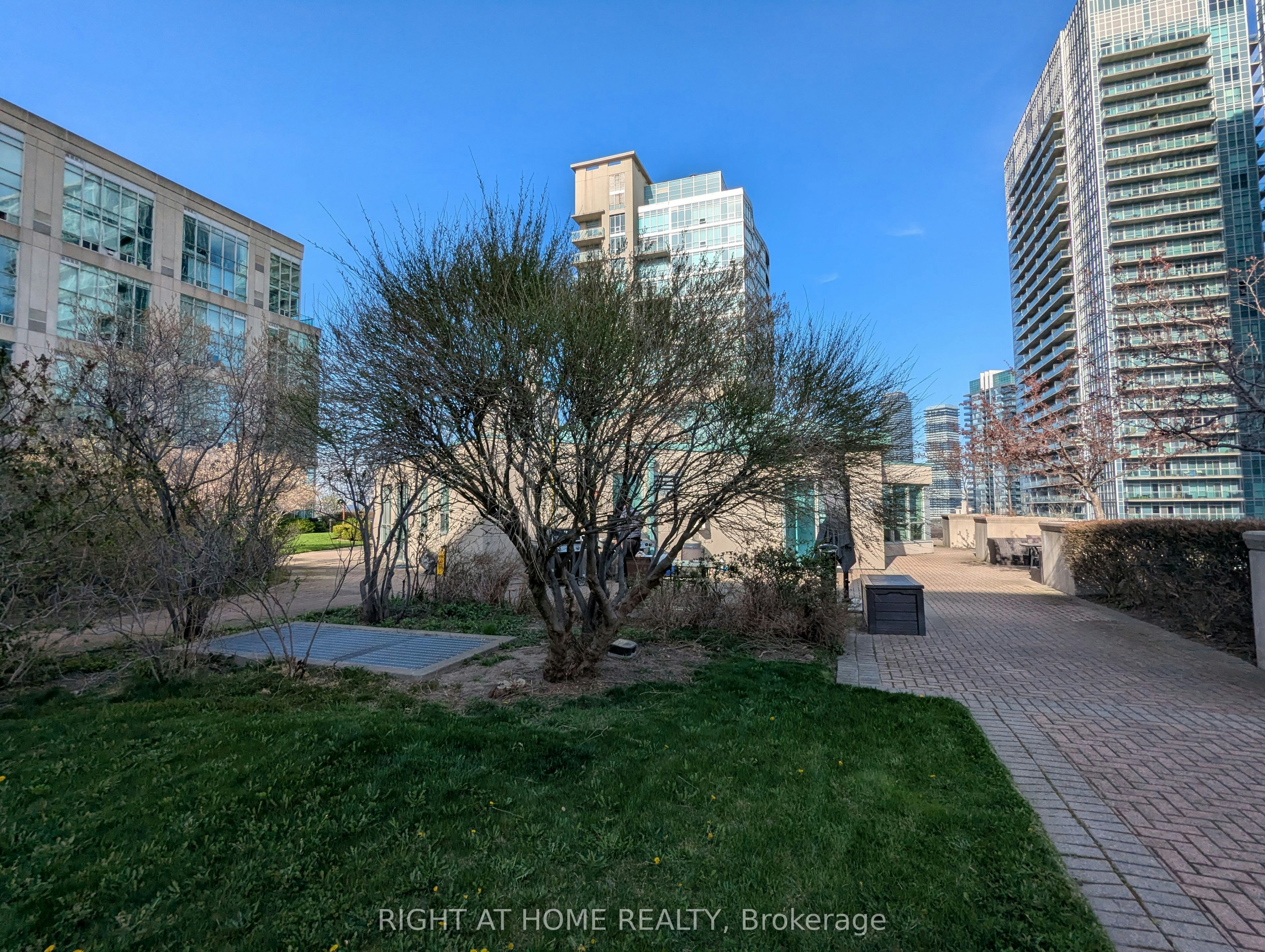 215-300 Manitoba Street, Toronto, ON, M8Y 4G6 - 33