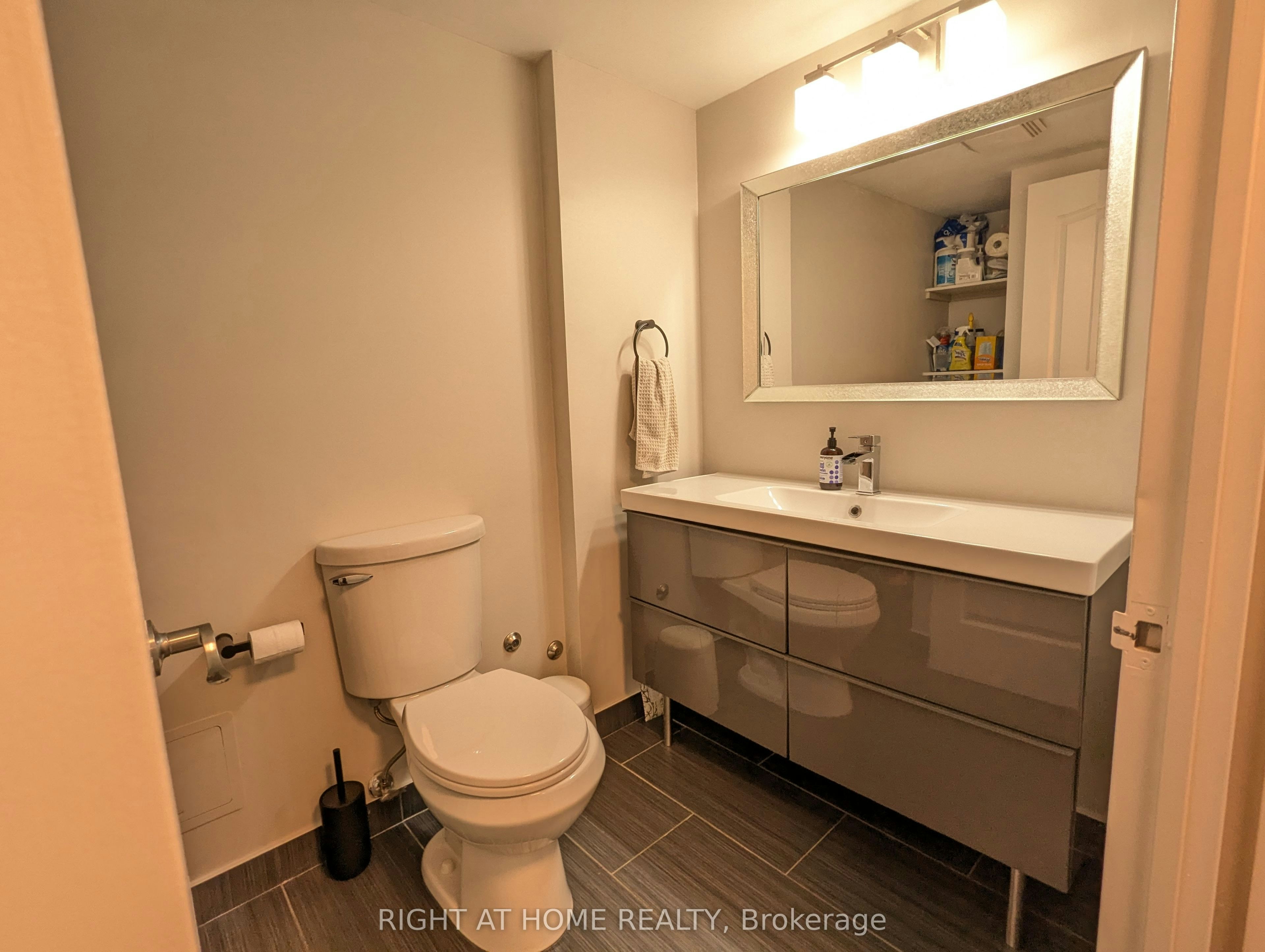 215-300 Manitoba Street, Toronto, ON, M8Y 4G6 - 24