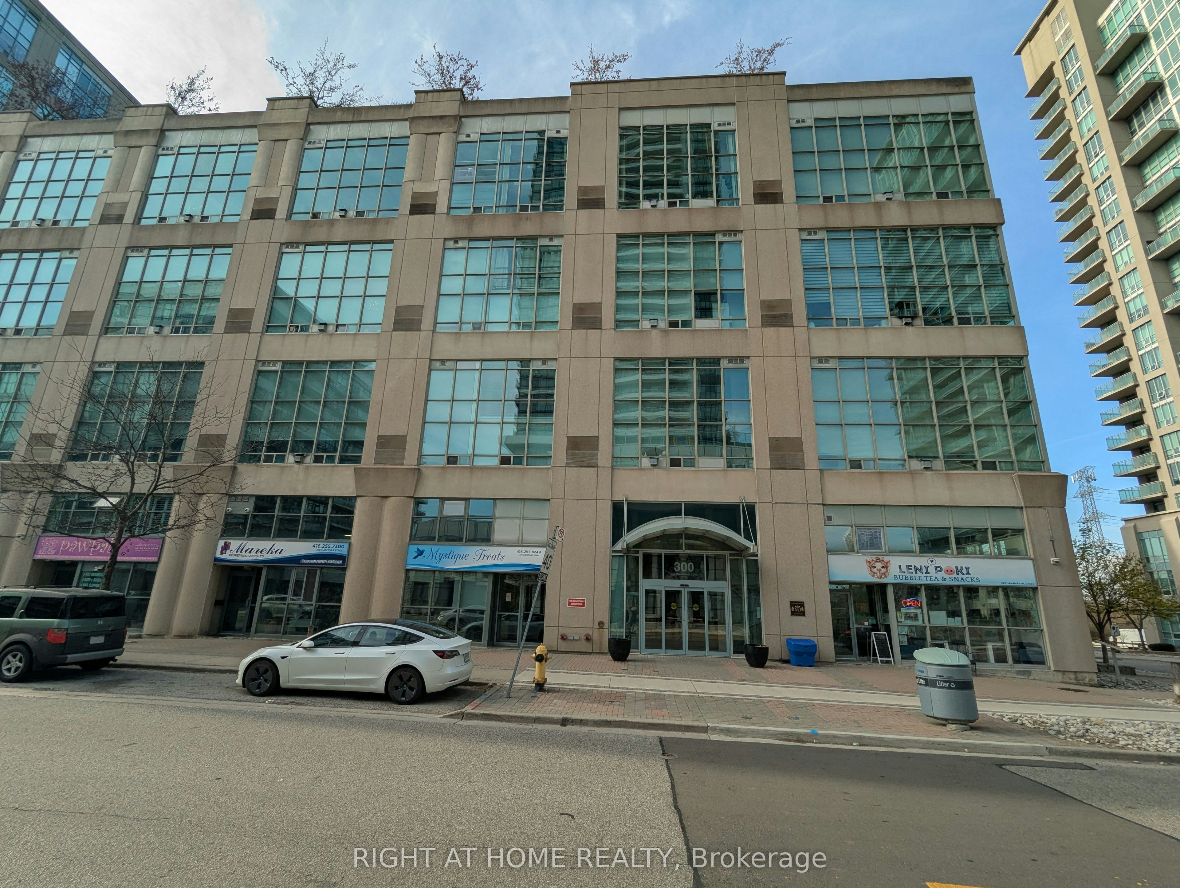 215-300 Manitoba Street, Toronto, ON, M8Y 4G6 - 6