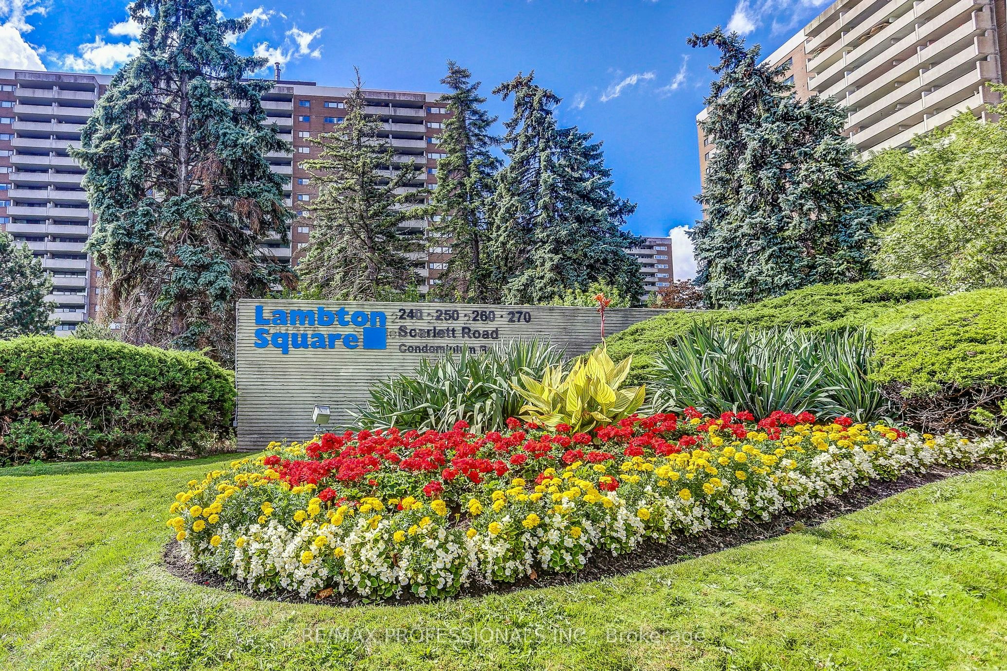 1405-240 Scarlett Road, Toronto, ON, M6N 4X4