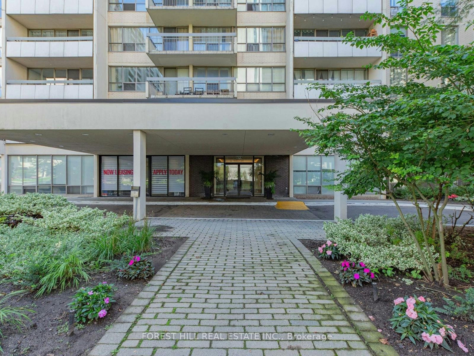 16-377 Ridelle Avenue, Toronto, ON, M6B 1K2 - 2