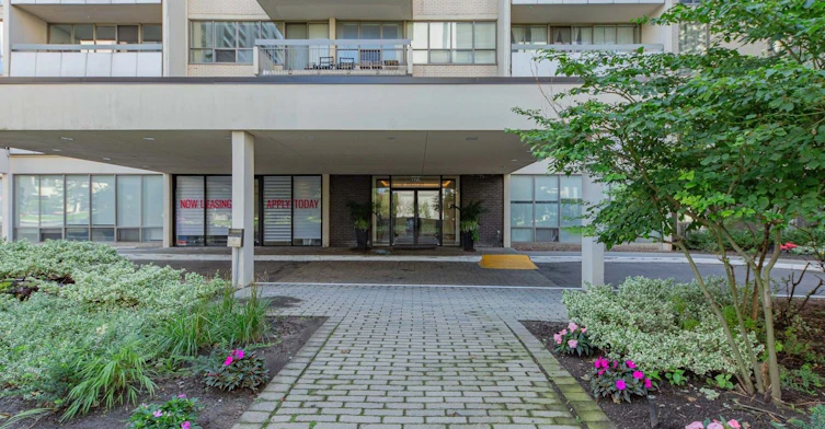 16-377 Ridelle Avenue, Toronto, ON, M6B 1K2 - 2