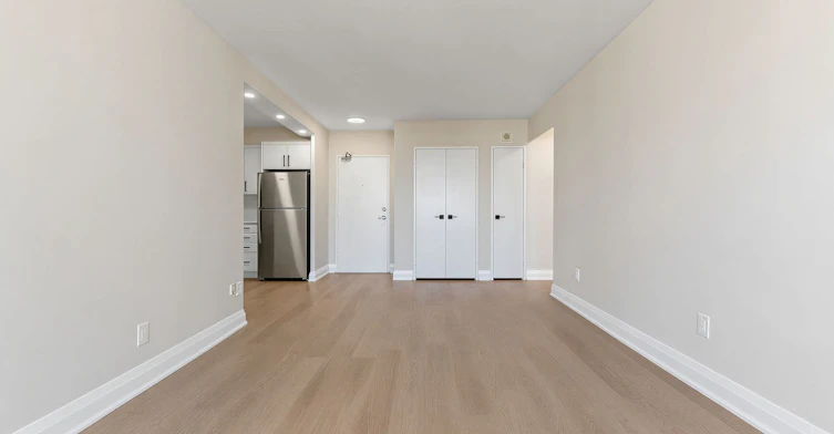 16-377 Ridelle Avenue, Toronto, ON, M6B 1K2 - 7