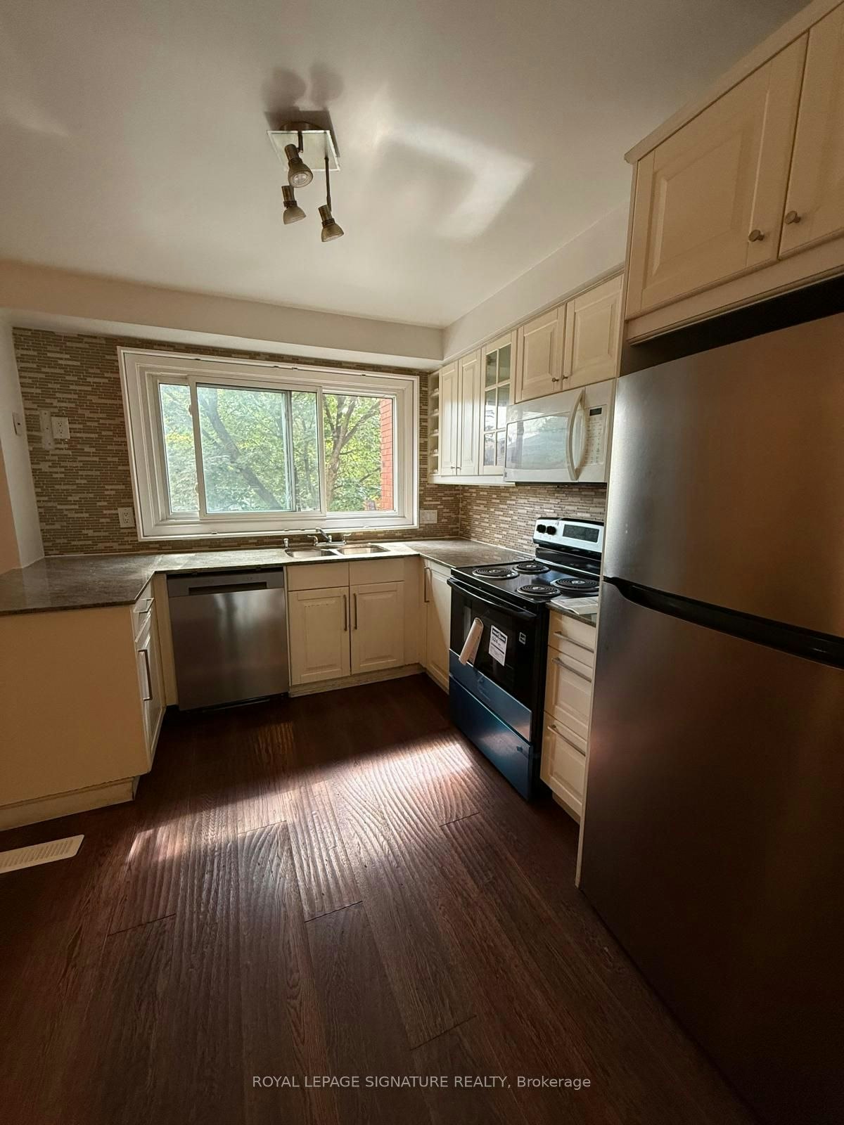 24-4230 Fieldgate Drive, Mississauga, ON, L4W 2M5 - 5