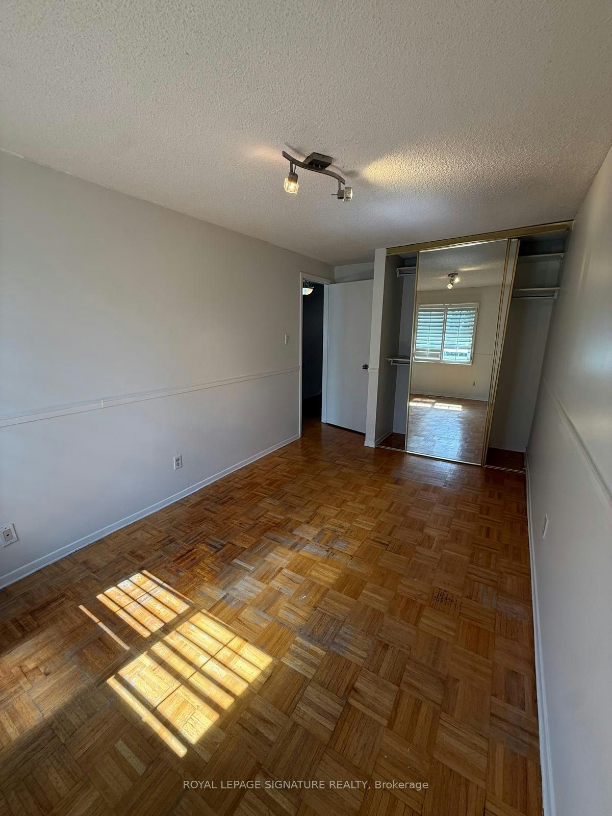 24-4230 Fieldgate Drive, Mississauga, ON, L4W 2M5 - 17