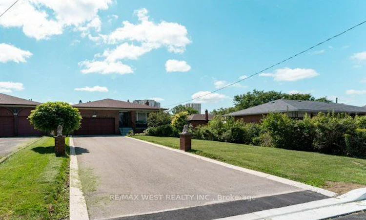 25A St Andrews Boulevard