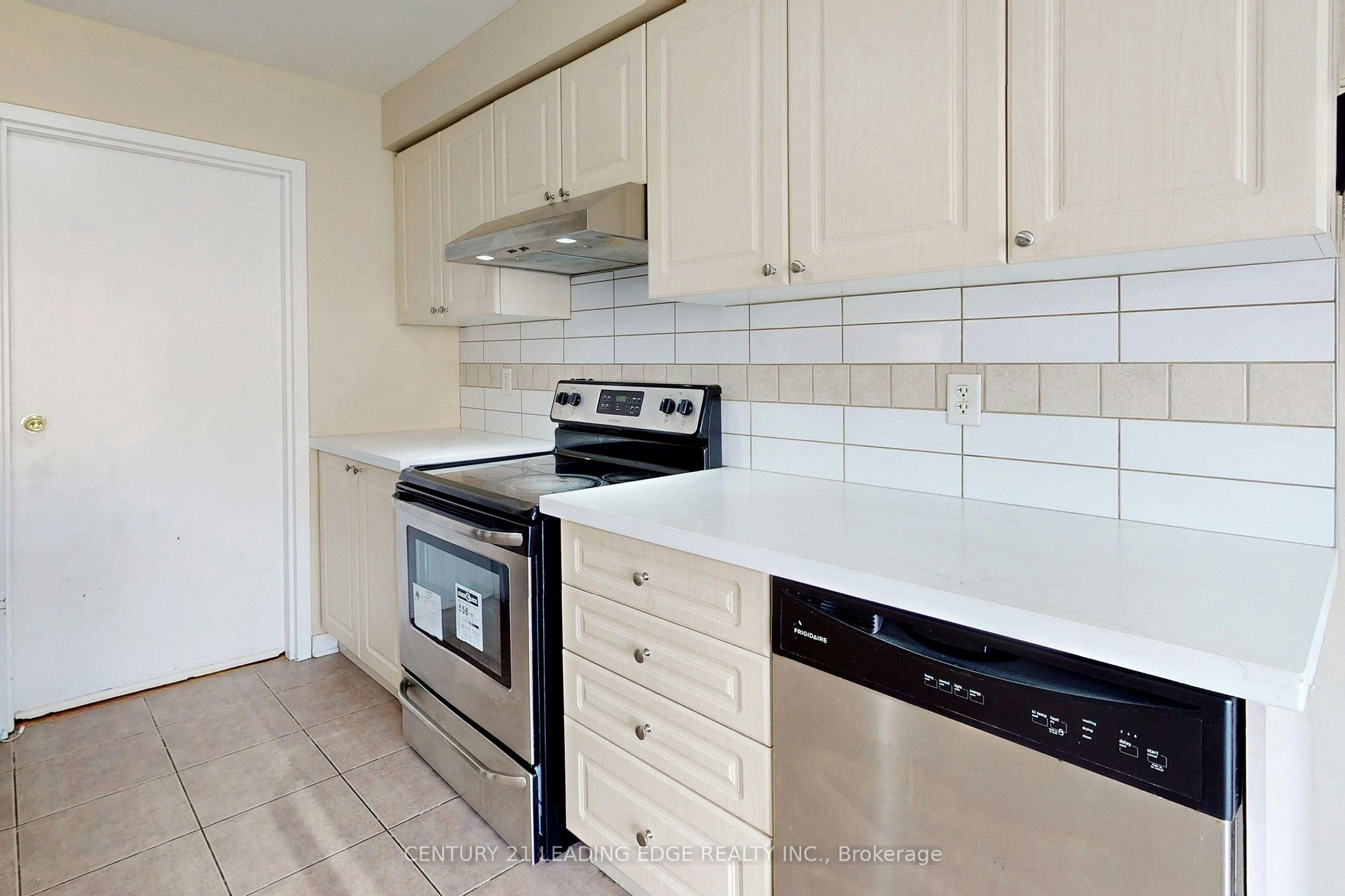 MAIN-6 Firwood Crescent, Brampton, ON, L6P 2J6 - 11