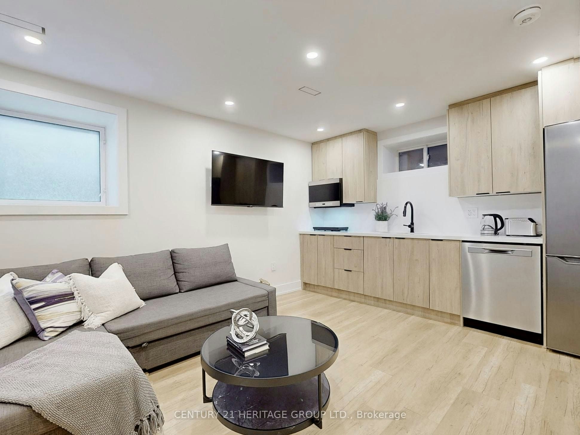 Lower Unit-30 Struthers Street, Toronto, ON, M8V 1Y1 - 2
