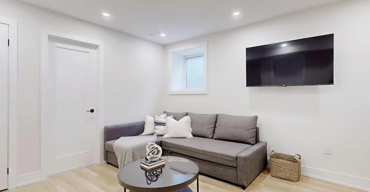 Lower Unit-30 Struthers Street, Toronto, ON, M8V 1Y1 - 3