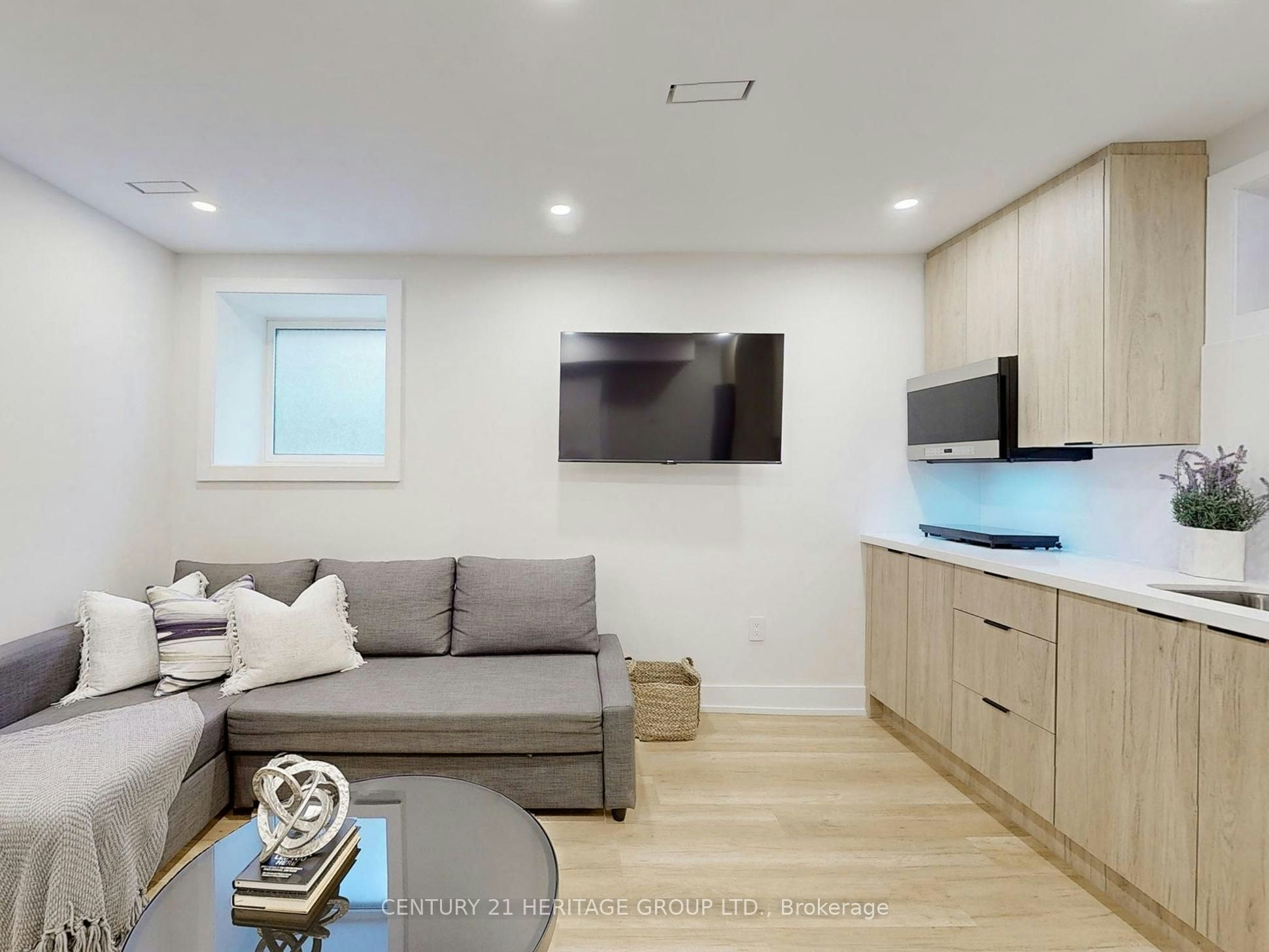 Lower Unit-30 Struthers Street, Toronto, ON, M8V 1Y1 - 4