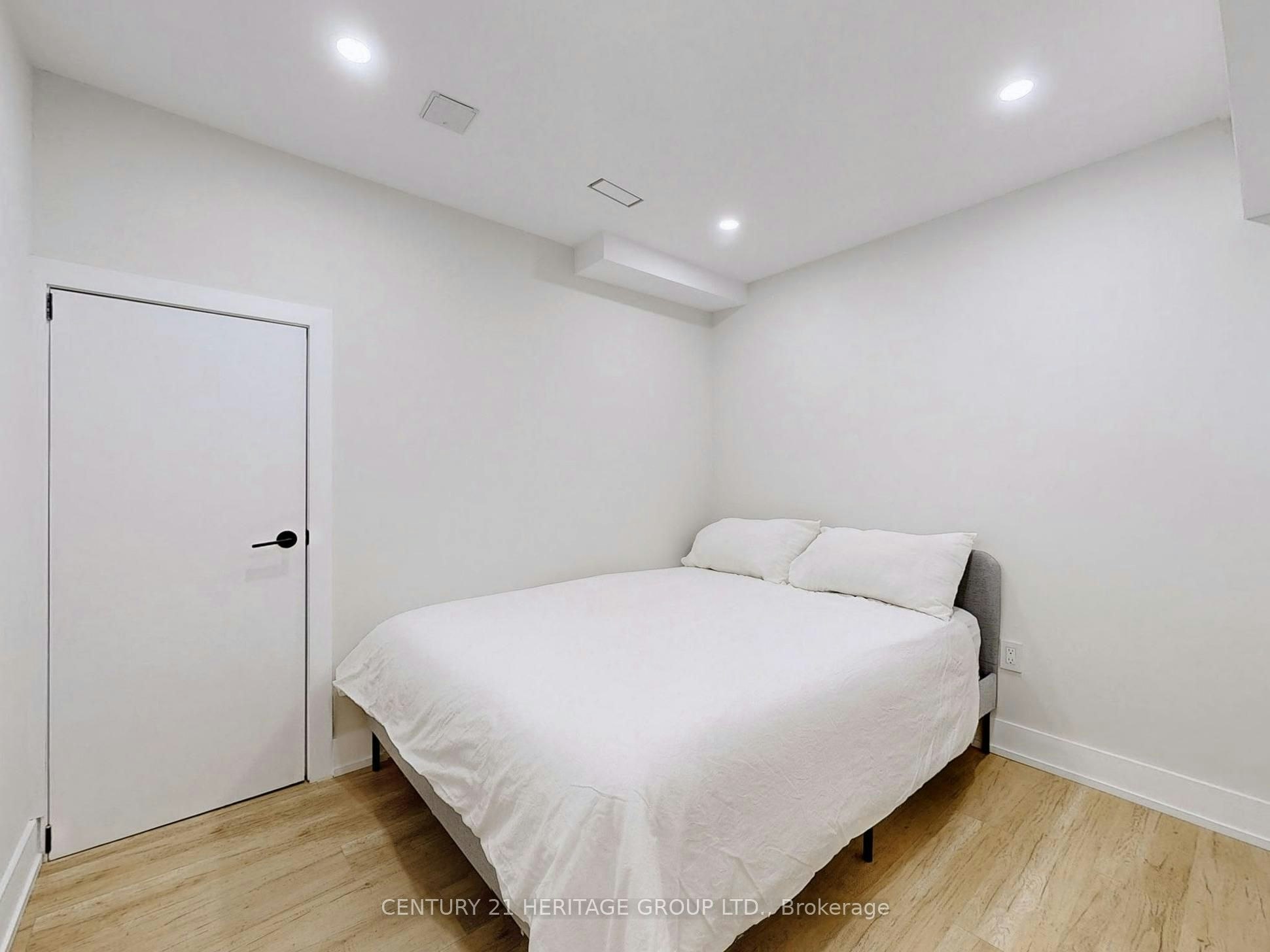 Lower Unit-30 Struthers Street, Toronto, ON, M8V 1Y1 - 8
