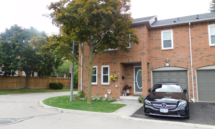 57B-5865 Dalebrook Crescent