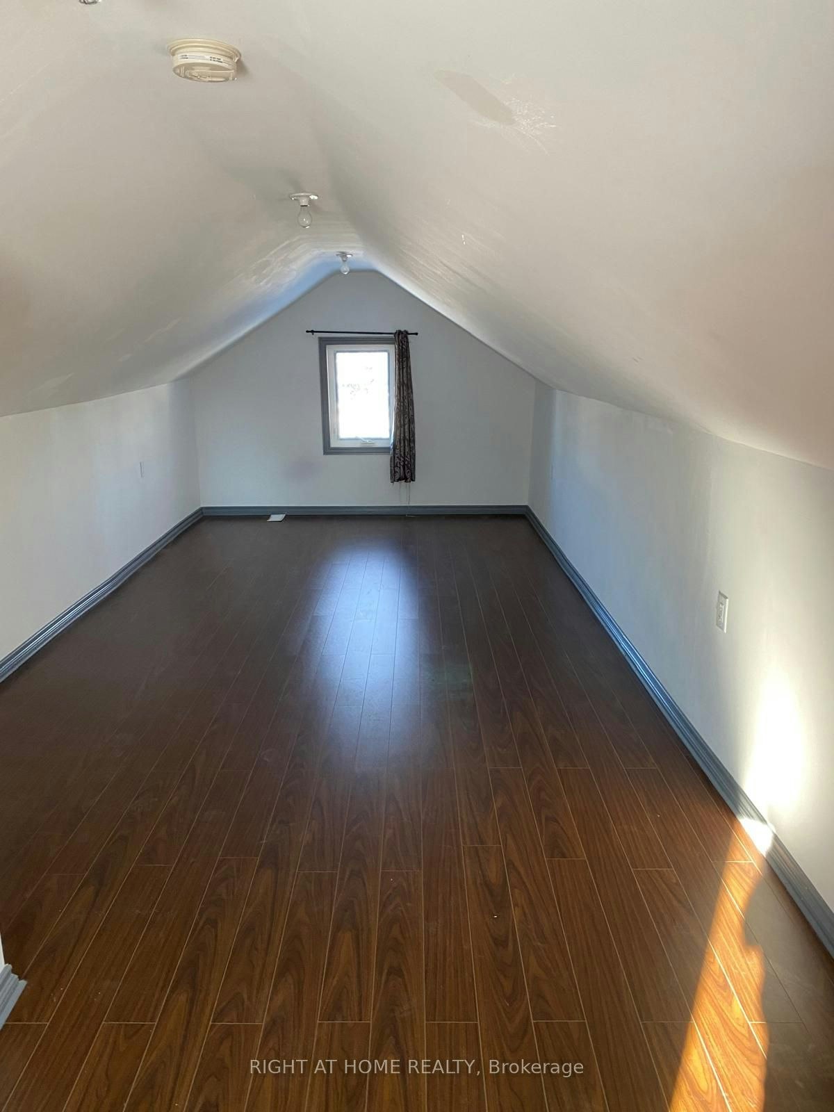 271 Queen Street, Brampton, ON, L6W 2C2 - 20