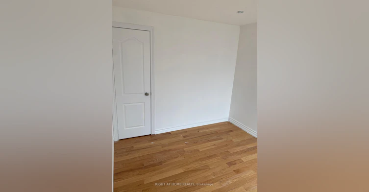 271 Queen Street, Brampton, ON, L6W 2C2 - 18