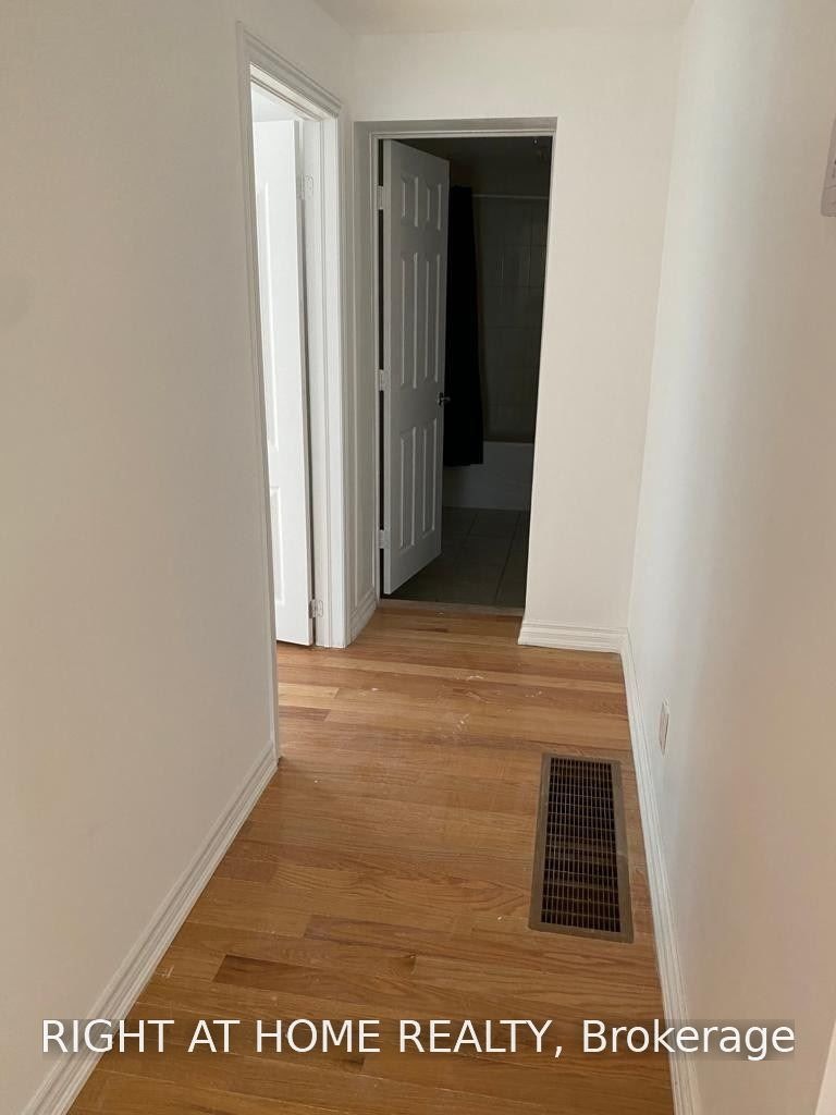271 Queen Street, Brampton, ON, L6W 2C2 - 9