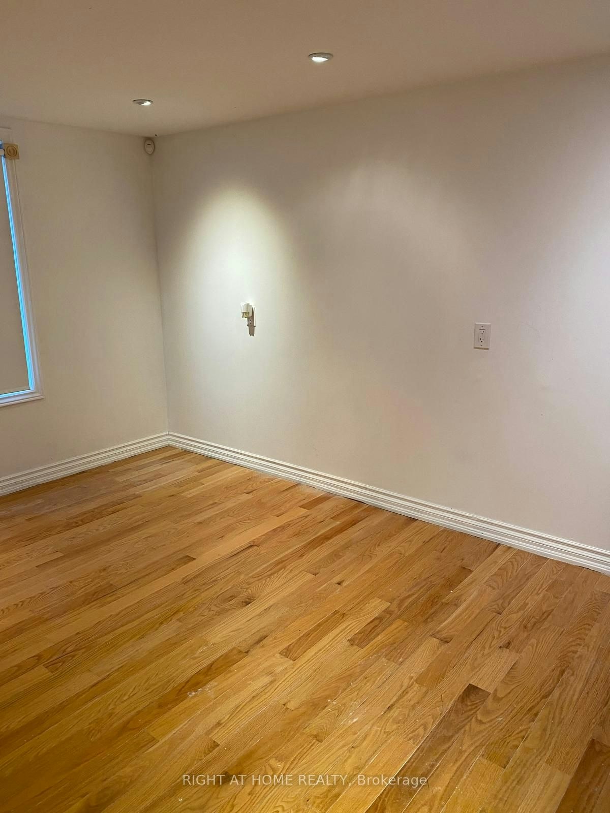 271 Queen Street, Brampton, ON, L6W 2C2 - 19