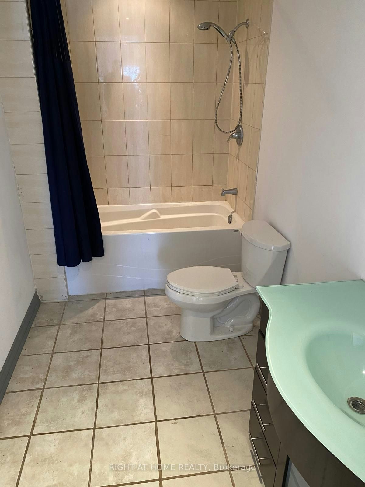 271 Queen Street, Brampton, ON, L6W 2C2 - 7