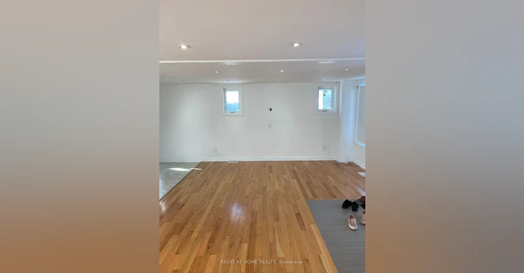 271 Queen Street, Brampton, ON, L6W 2C2 - 15