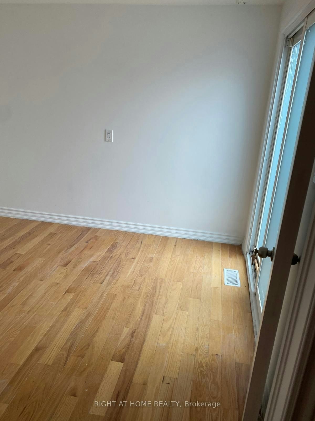 271 Queen Street, Brampton, ON, L6W 2C2 - 12