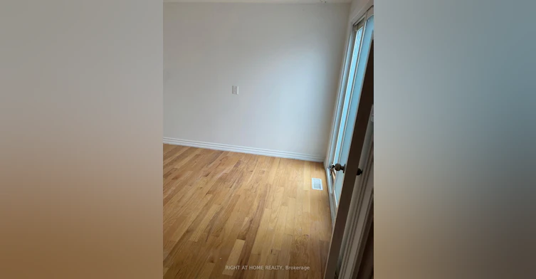271 Queen Street, Brampton, ON, L6W 2C2 - 12