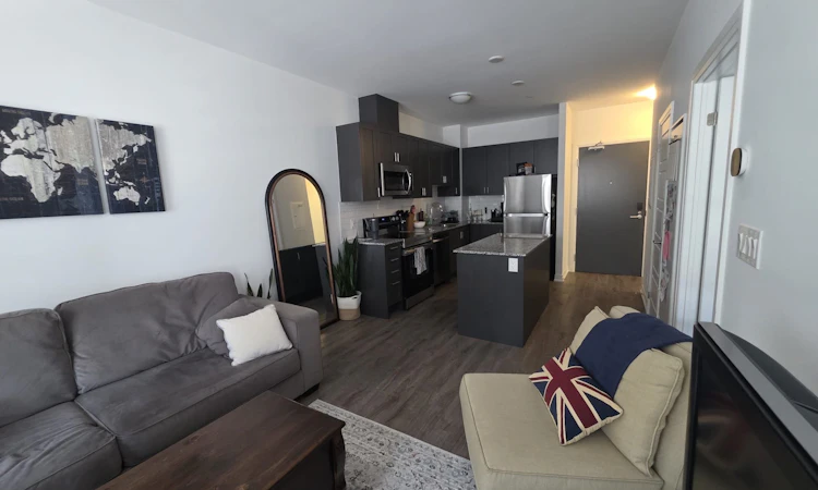 204-3285 Carding Mill Trail