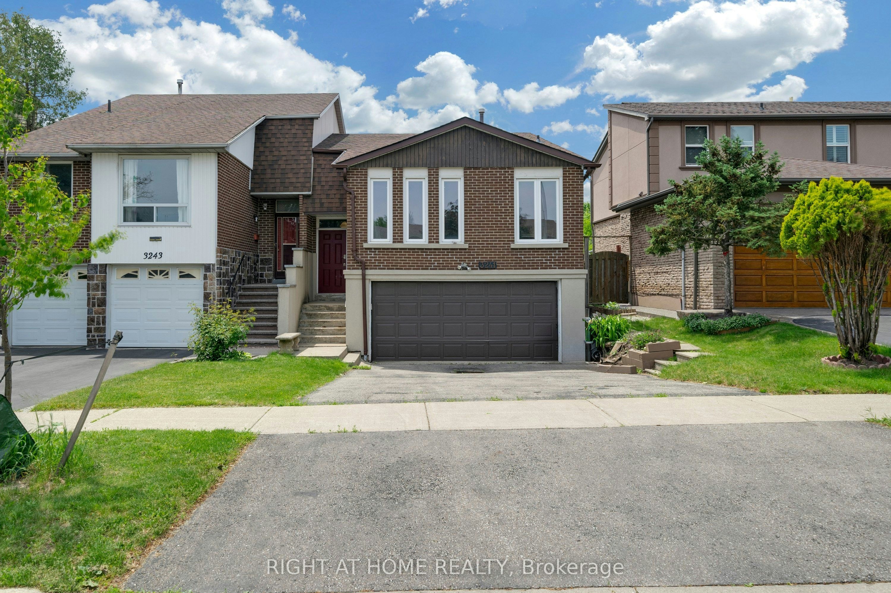 3241 Mccarthy Court, Mississauga, ON, L4Y 3Z4