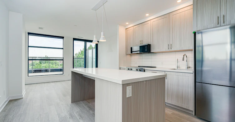 408-2946 Dundas Street W, Toronto, ON, M6P 1Y8 - 4
