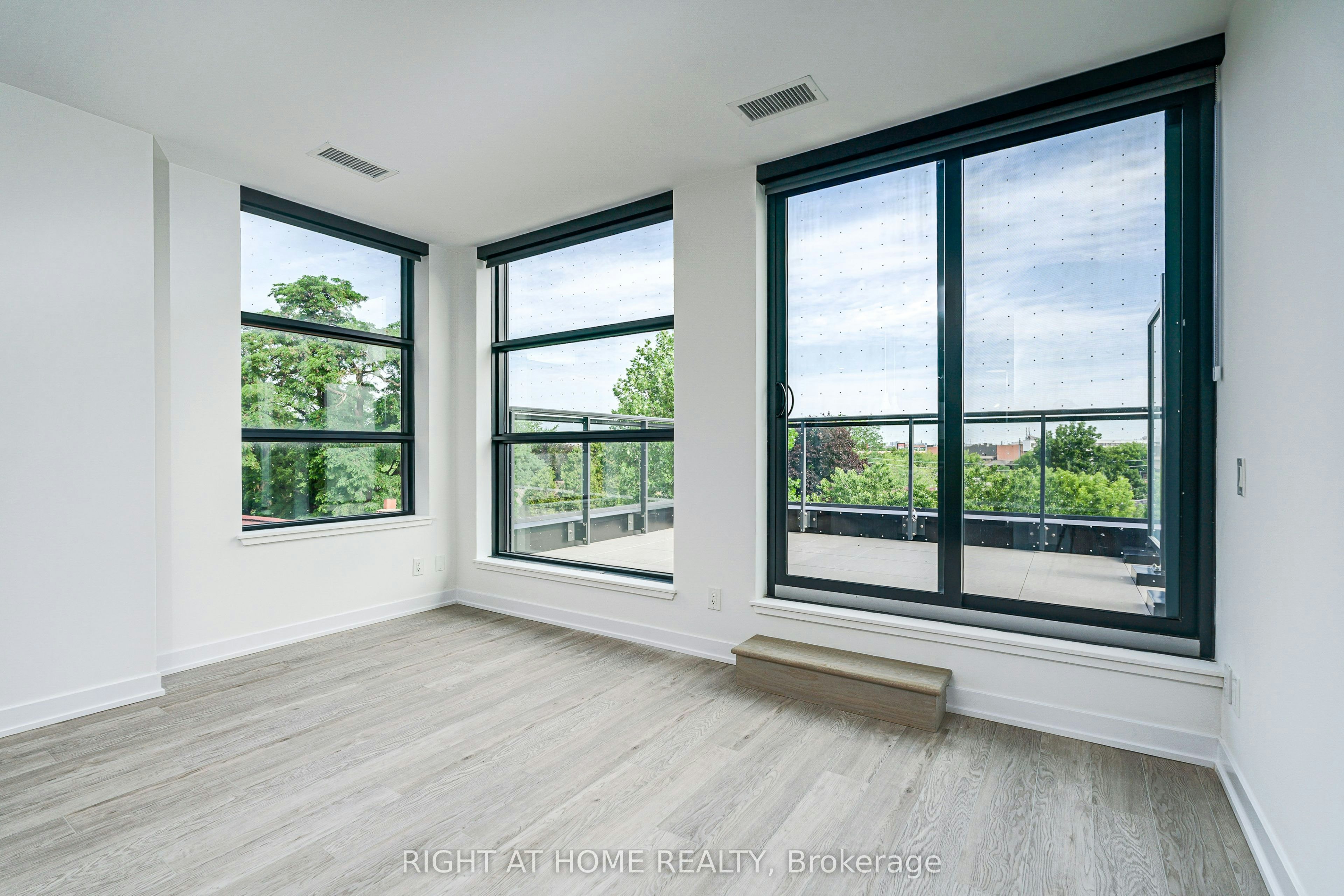 408-2946 Dundas Street W, Toronto, ON, M6P 1Y8 - 7