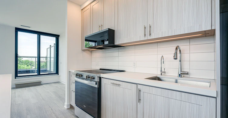 408-2946 Dundas Street W, Toronto, ON, M6P 1Y8 - 5