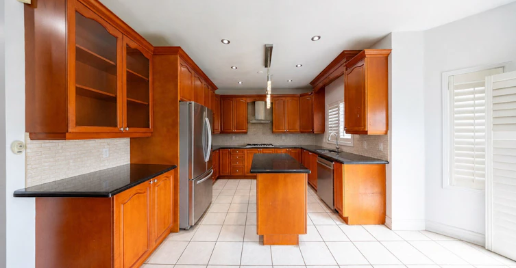 Main & 2nd-92 Edenbrook Hill Drive, Brampton, ON, L7A 2N7 - 9
