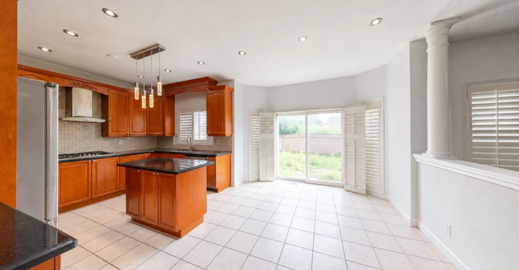 Main & 2nd-92 Edenbrook Hill Drive, Brampton, ON, L7A 2N7 - 11