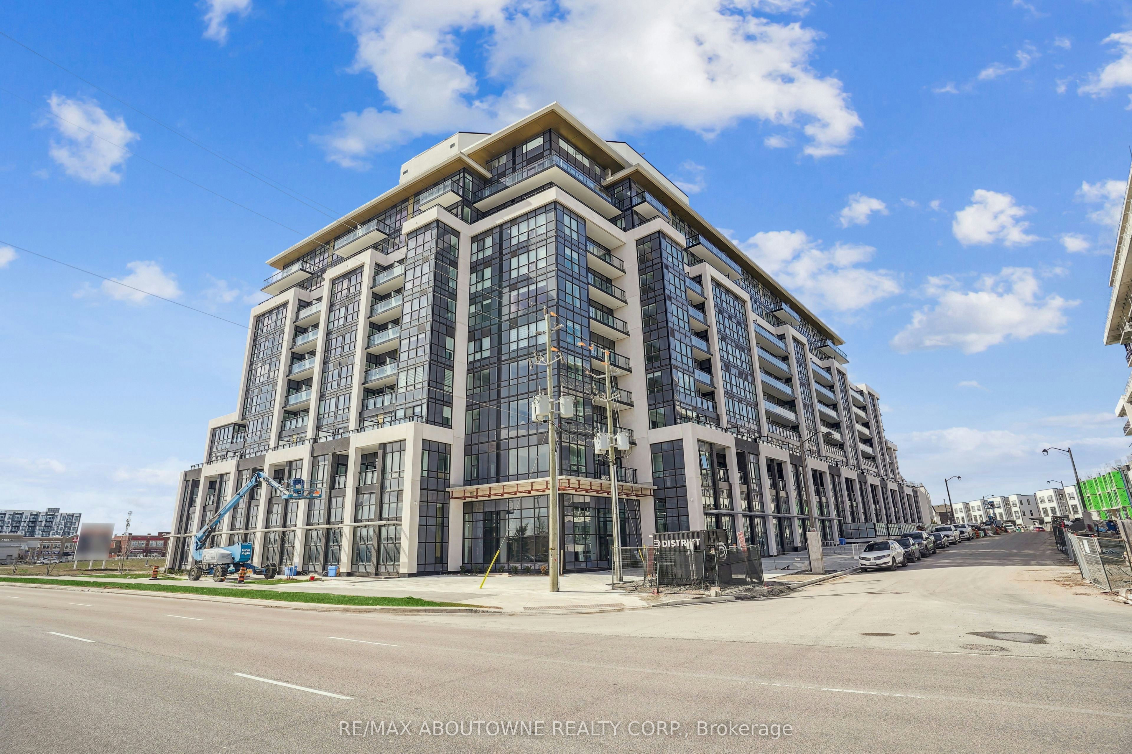 707-405 Dundas Street W, Oakville, ON, L6M 4P9