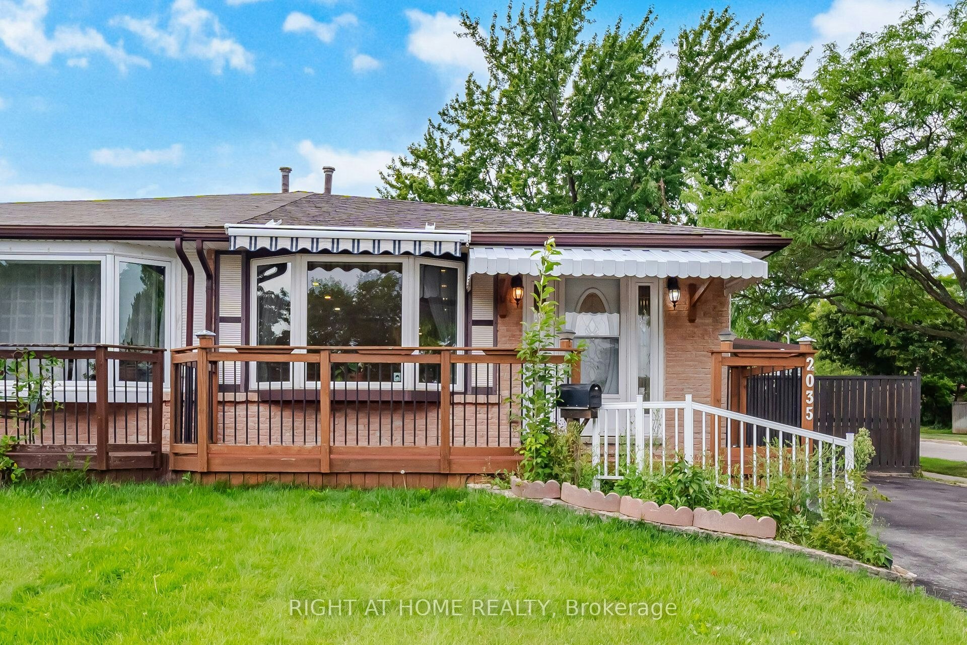2035 Carleton Court, Burlington, ON, L7P 3S6