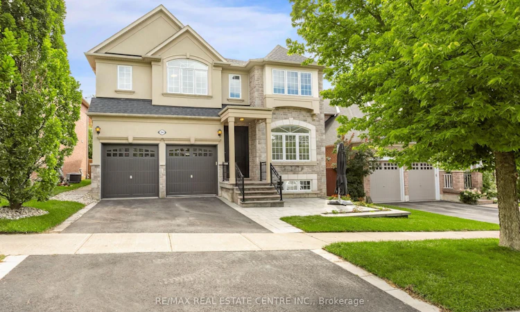 54 Apple Blossom Crescent