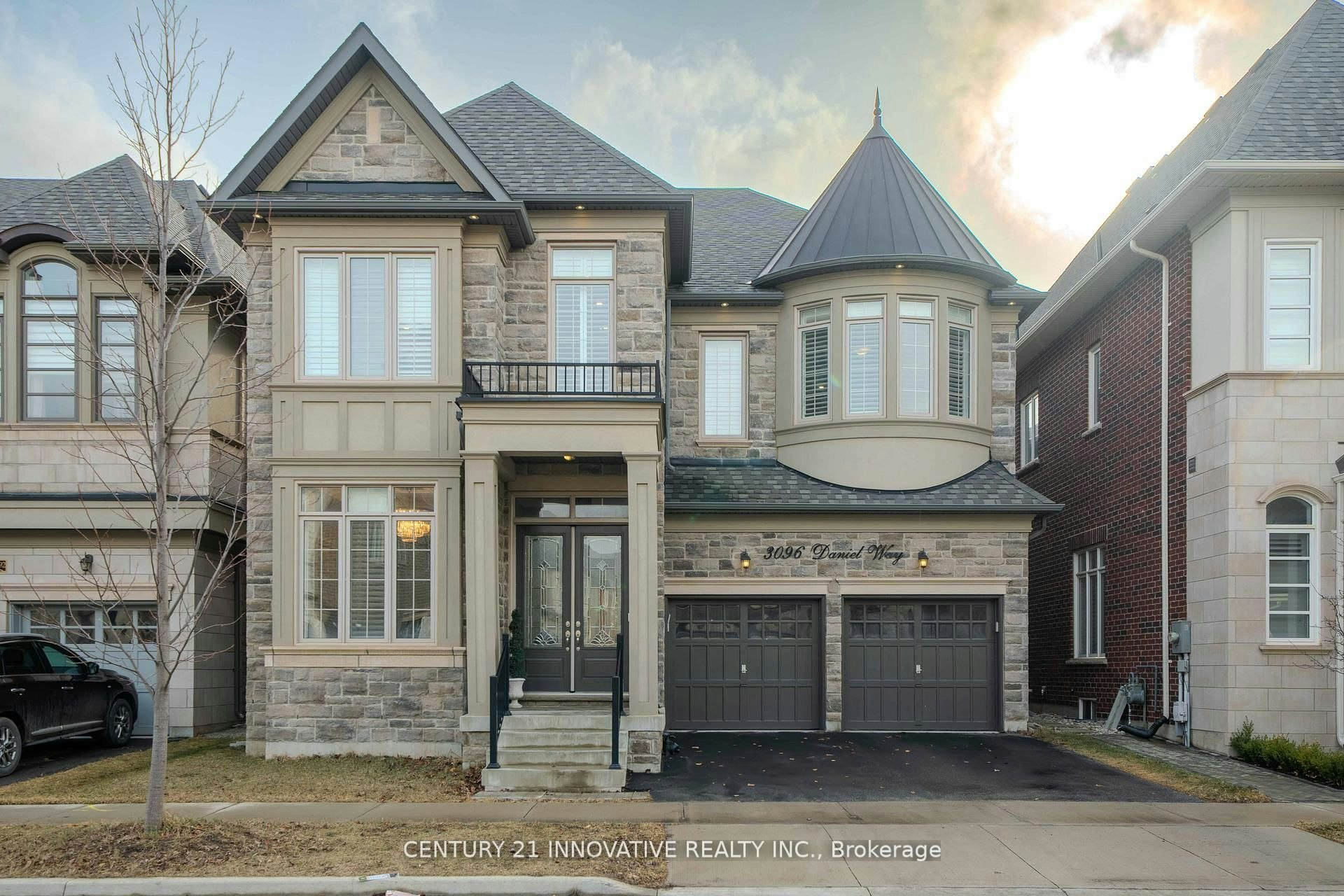 3096 Daniel Way, Oakville, ON, L6H 0V1