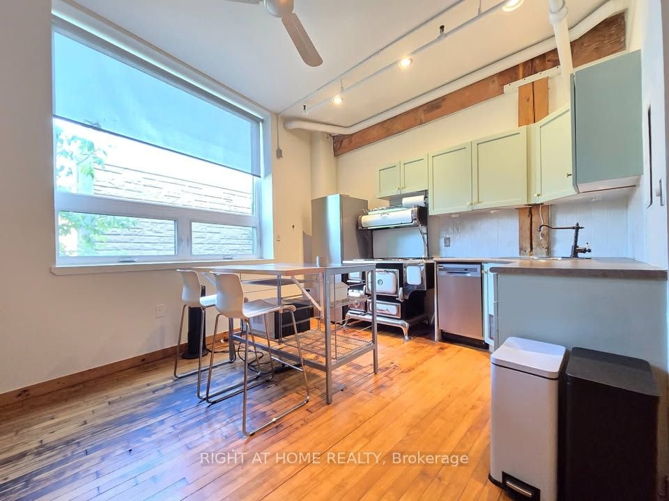12-121 Prescott Avenue, Toronto, ON, M6N 3G8 - 3