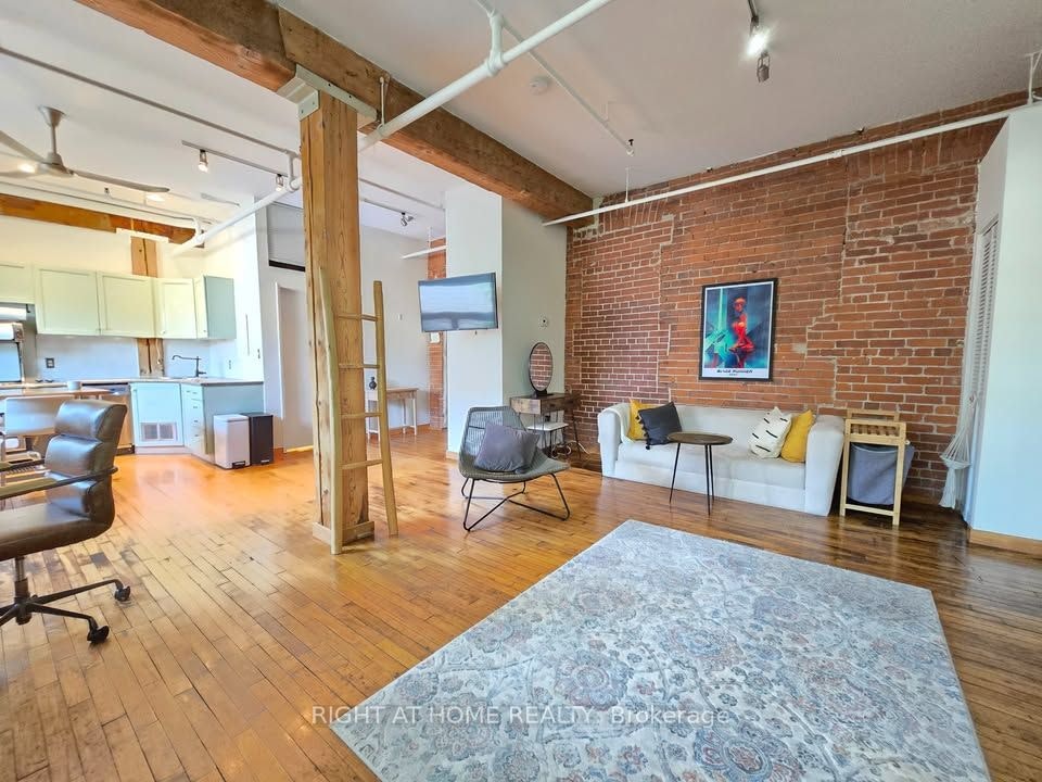 12-121 Prescott Avenue, Toronto, ON, M6N 3G8