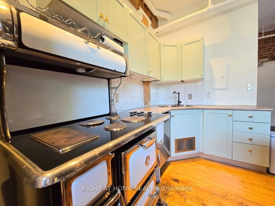 12-121 Prescott Avenue, Toronto, ON, M6N 3G8 - 6