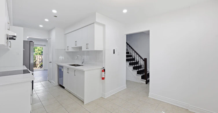 94-1020 Central Park Drive, Brampton, ON, L6S 3J5 - 8