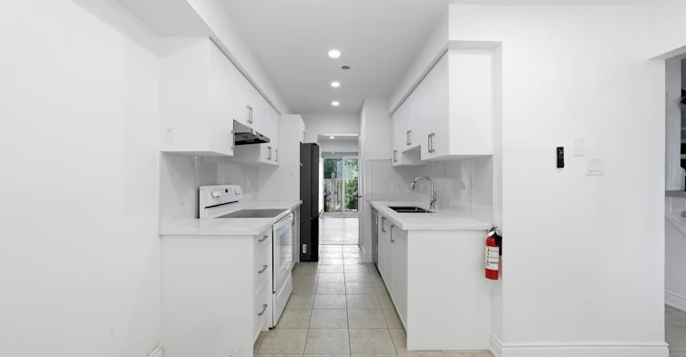 94-1020 Central Park Drive, Brampton, ON, L6S 3J5 - 9