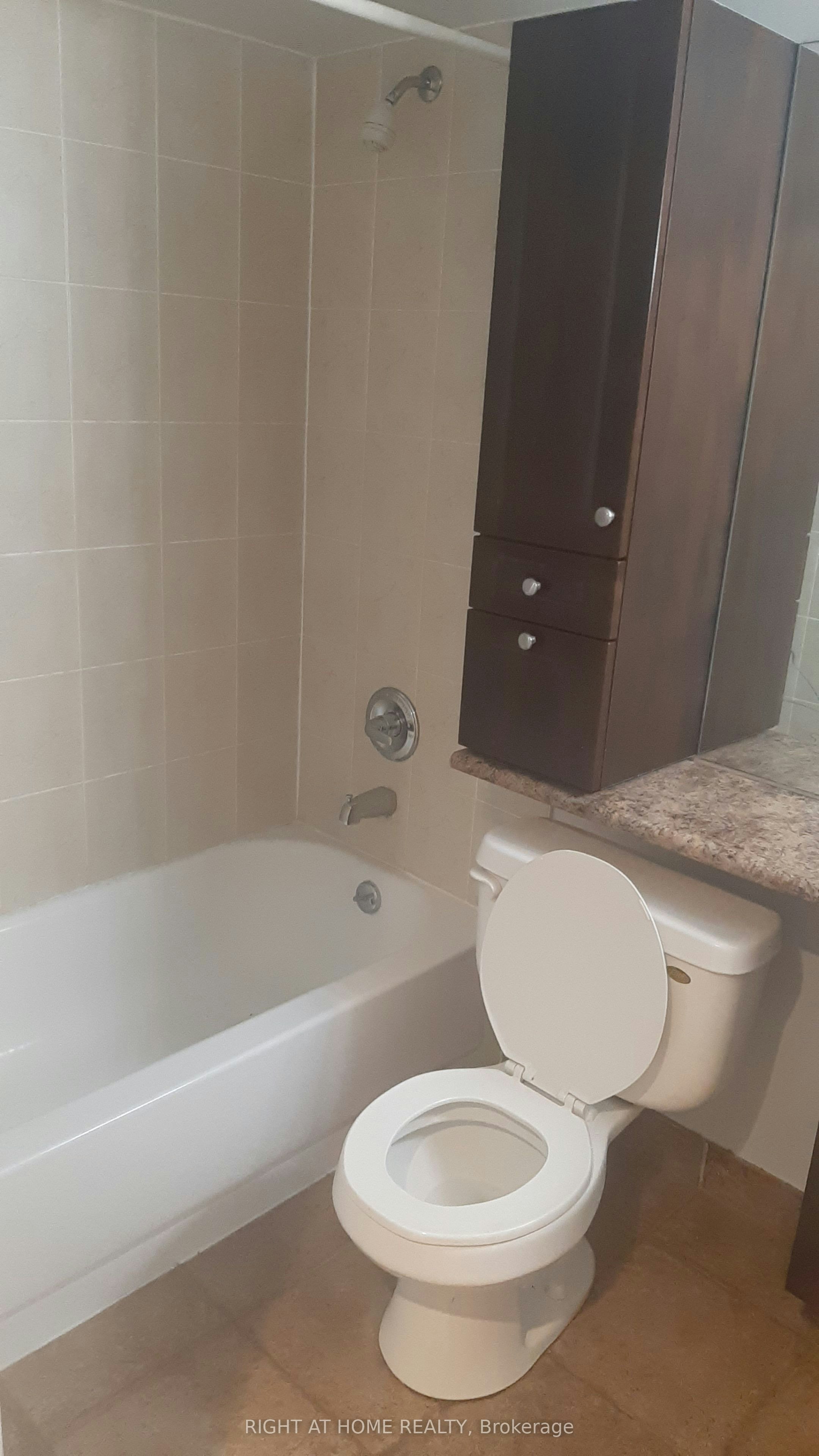 1040 The Queensway N/A, Toronto, ON, M8Z 0A7 - 14