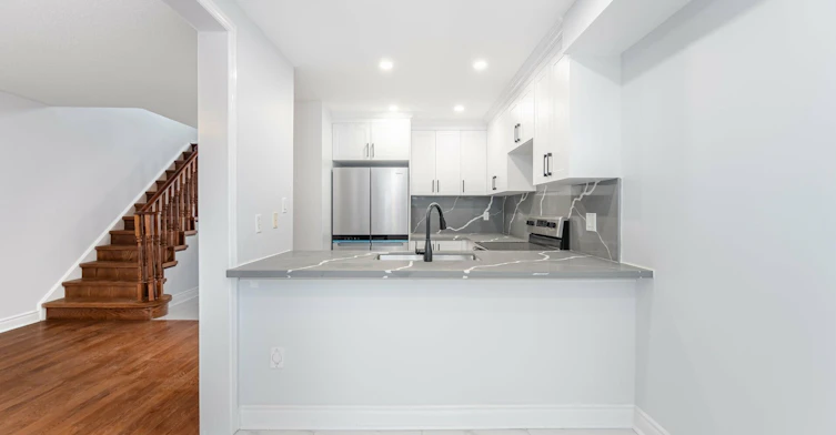 2340 Newcastle Crescent, Oakville, ON, L6M 4P6 - 11